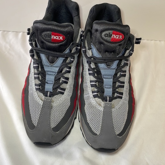 Nike Air Max 95 - Gray w/ stripes - Picture 13 of 13